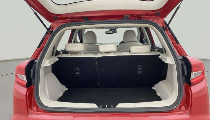 2020 Mahindra XUV300 W8 (O) 1.2 PETROL, Petrol, Manual, 53,783 km, Boot Inside