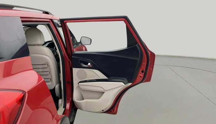 2020 Mahindra XUV300 W8 (O) 1.2 PETROL, Petrol, Manual, 53,783 km, RHS Rear Door