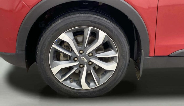 2020 Mahindra XUV300 W8 (O) 1.2 PETROL, Petrol, Manual, 53,783 km, Left Front Wheel