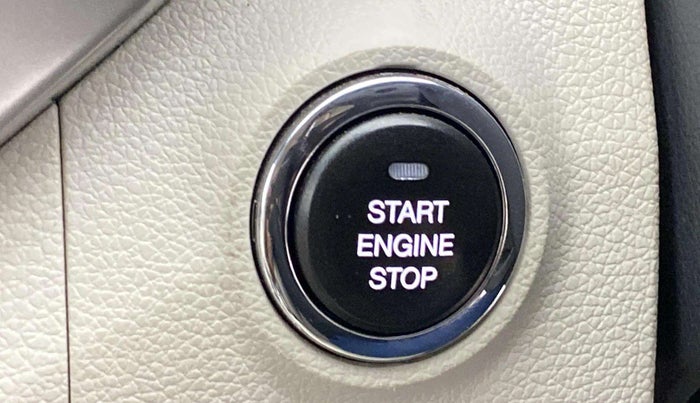 2020 Mahindra XUV300 W8 (O) 1.2 PETROL, Petrol, Manual, 53,783 km, Keyless Start/ Stop Button