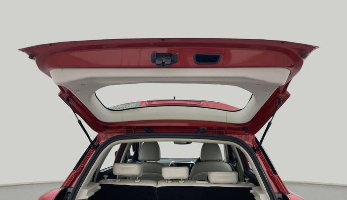 2020 Mahindra XUV300 W8 (O) 1.2 PETROL, Petrol, Manual, 53,783 km, Boot Door Open