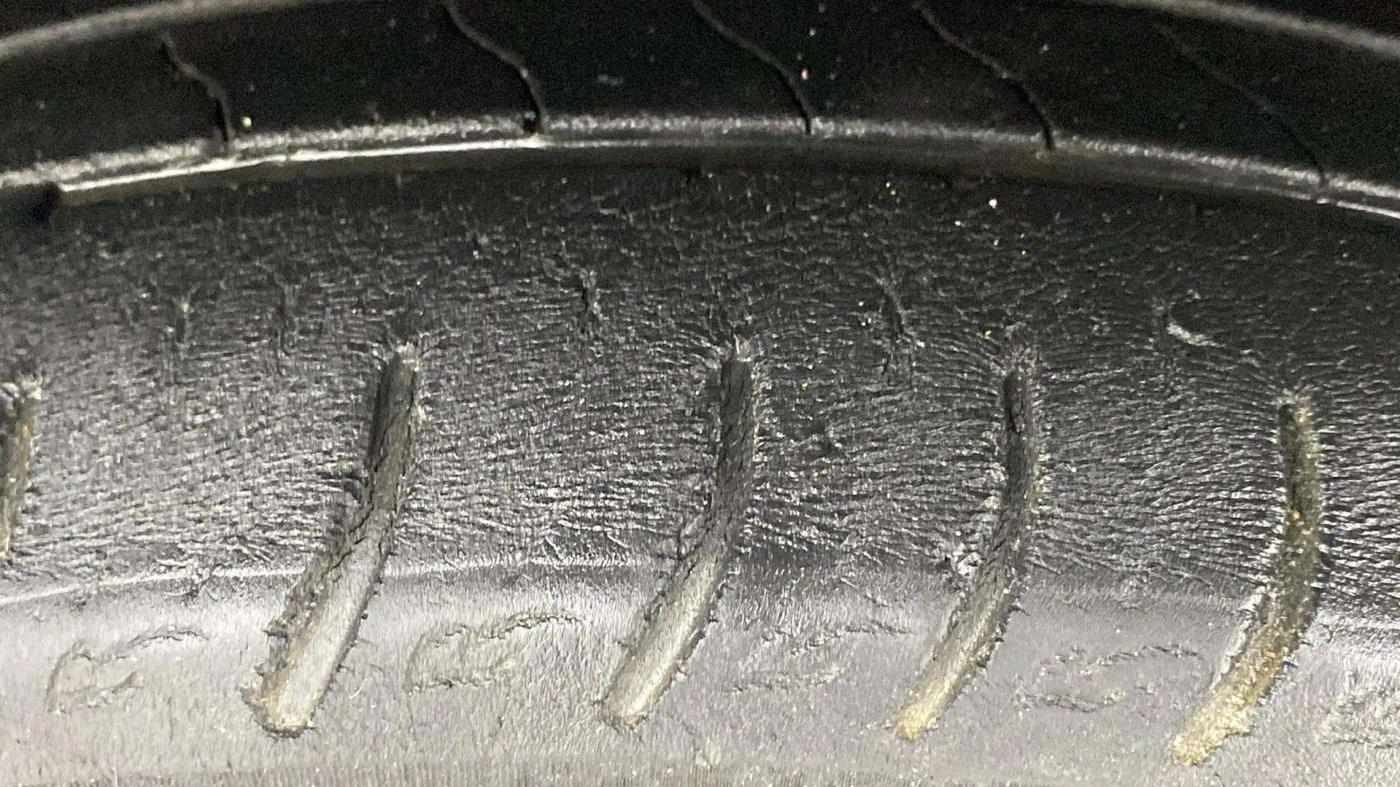 2020 Mahindra XUV300 W8 (O) 1.2 PETROL, Petrol, Manual, 53,783 km, Left Front Tyre Tread
