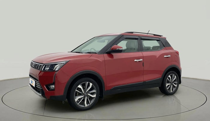 2020 Mahindra XUV300 W8 (O) 1.2 PETROL, Petrol, Manual, 53,783 km, Left Front Diagonal