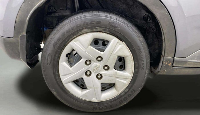 2021 Hyundai VENUE S 1.2, Petrol, Manual, 54,874 km, Right Rear Wheel