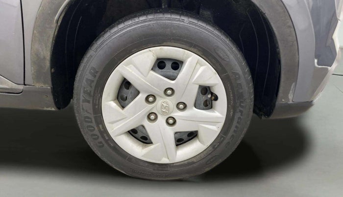 2021 Hyundai VENUE S 1.2, Petrol, Manual, 54,874 km, Right Front Wheel