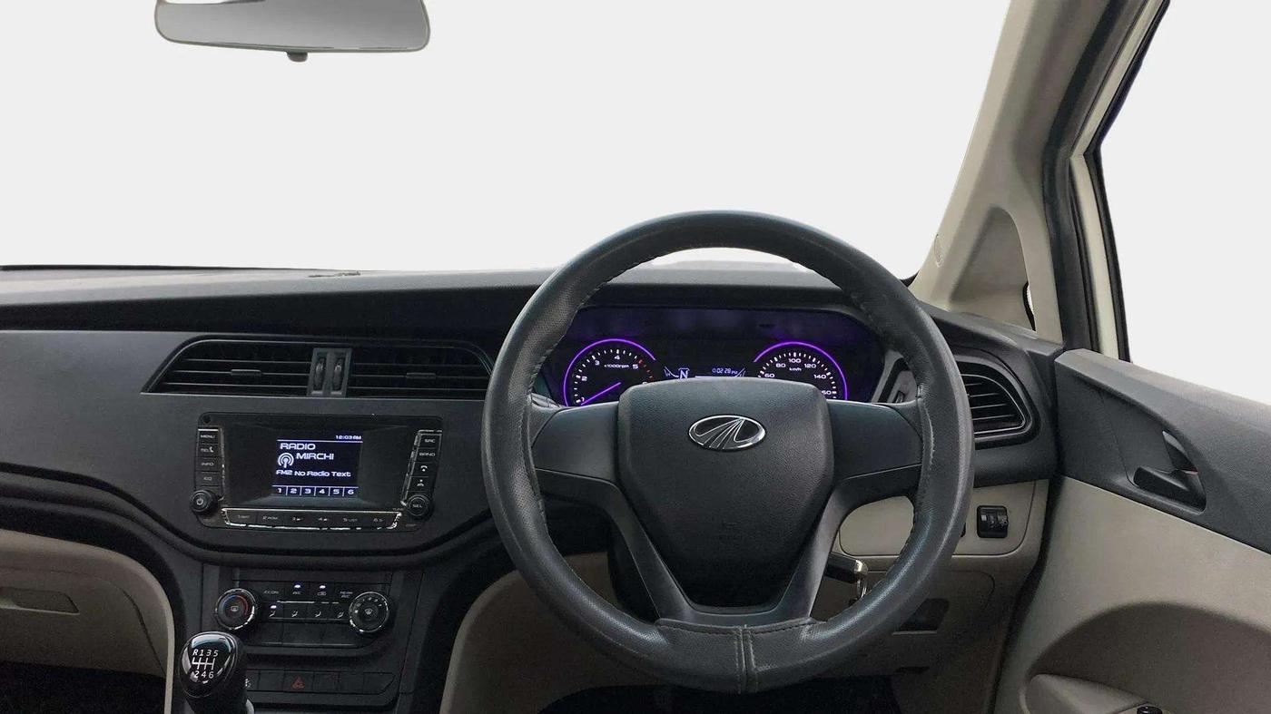 2018 Mahindra MARAZZO M4 7 STR, Diesel, Manual, 1,32,430 km, Steering Wheel Close Up