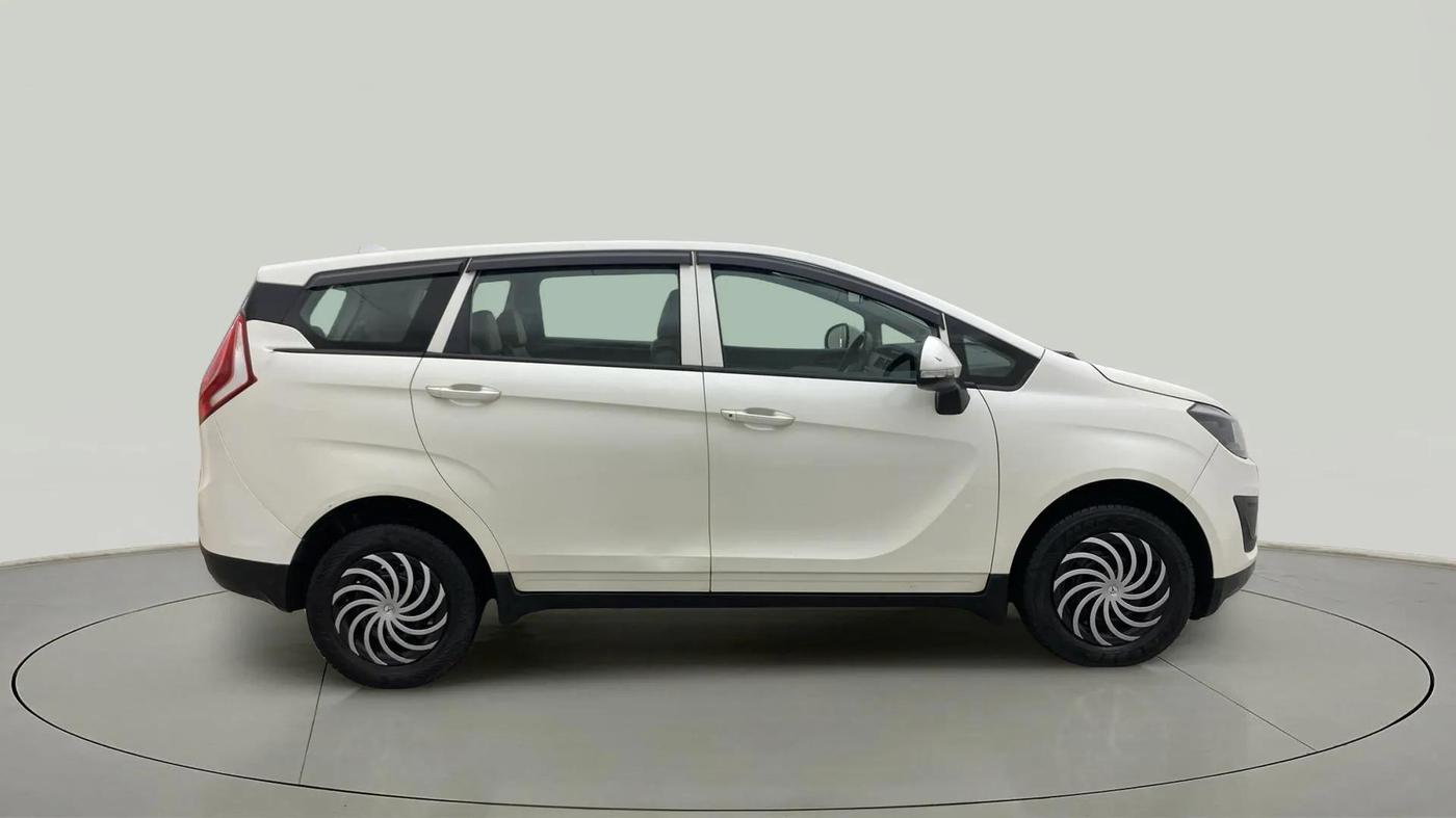 2018 Mahindra MARAZZO M4 7 STR, Diesel, Manual, 1,32,430 km, Right Side View