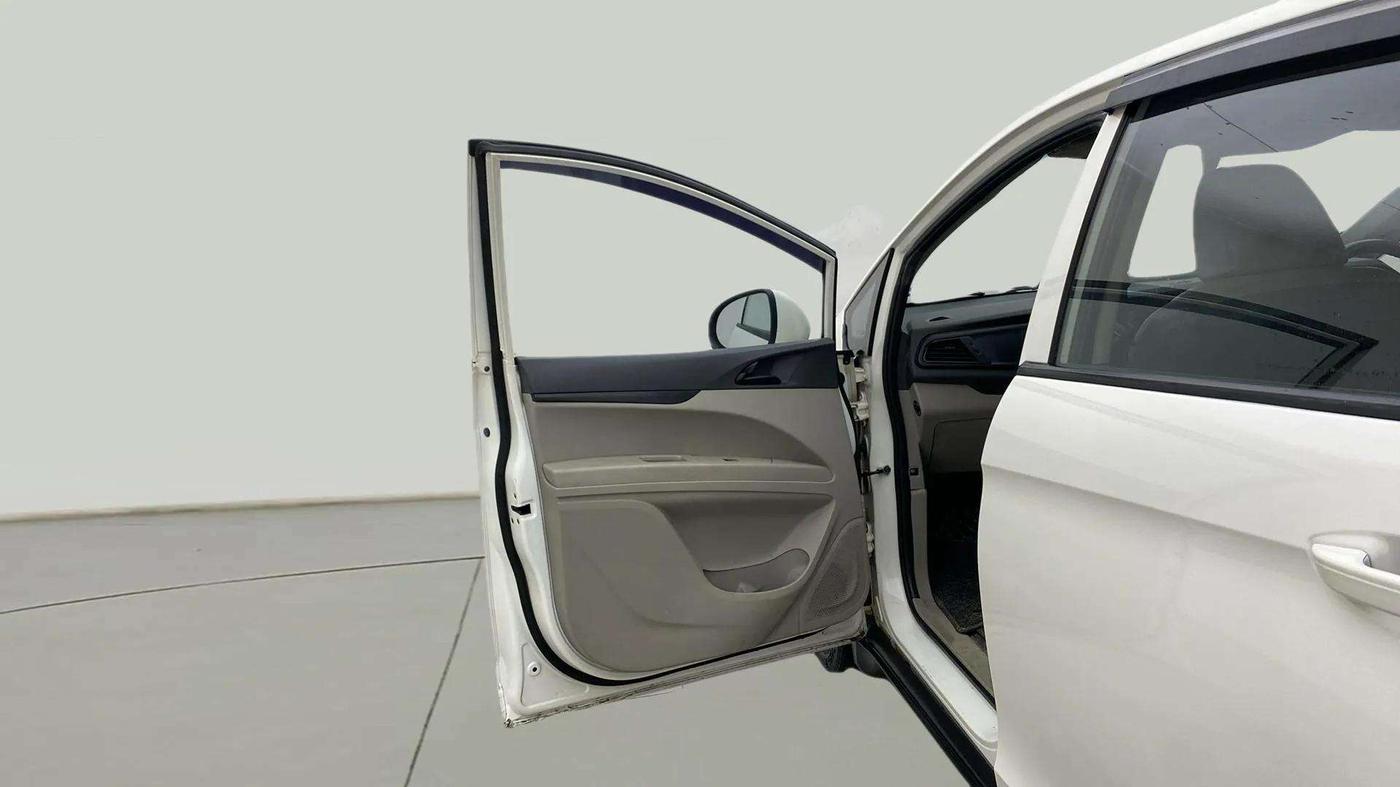 2018 Mahindra MARAZZO M4 7 STR, Diesel, Manual, 1,32,430 km, LHS Front Door