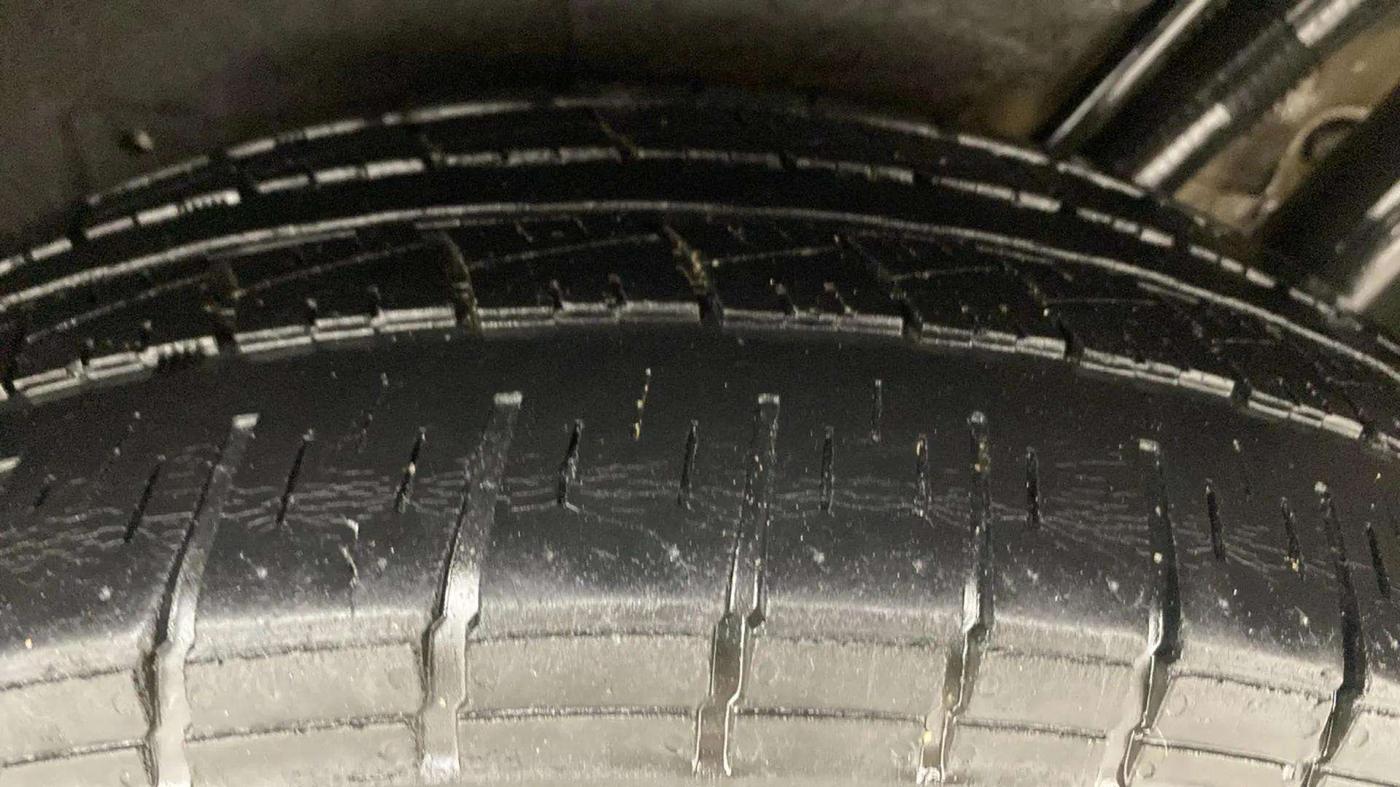 2018 Mahindra MARAZZO M4 7 STR, Diesel, Manual, 1,32,430 km, Left Rear Tyre Tread