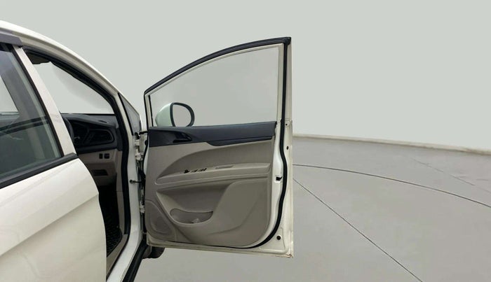 2018 Mahindra MARAZZO M4 7 STR, Diesel, Manual, 1,32,430 km, RHS Front Door