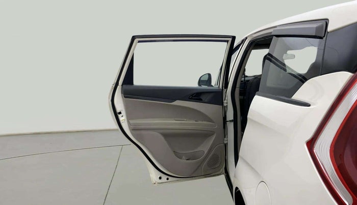 2018 Mahindra MARAZZO M4 7 STR, Diesel, Manual, 1,32,430 km, LHS Rear Door