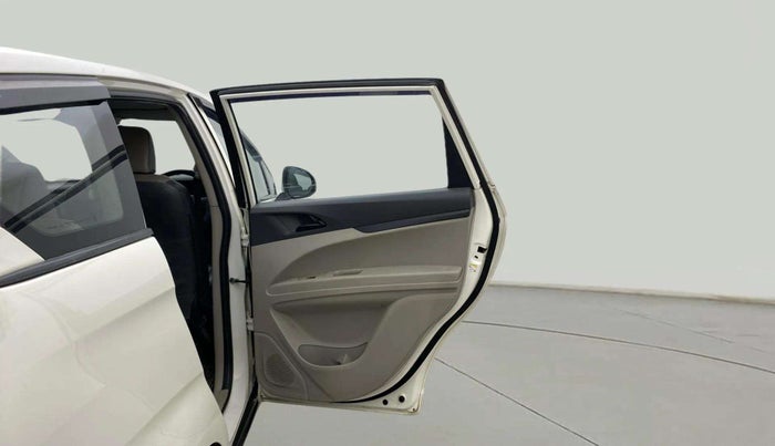 2018 Mahindra MARAZZO M4 7 STR, Diesel, Manual, 1,32,430 km, RHS Rear Door