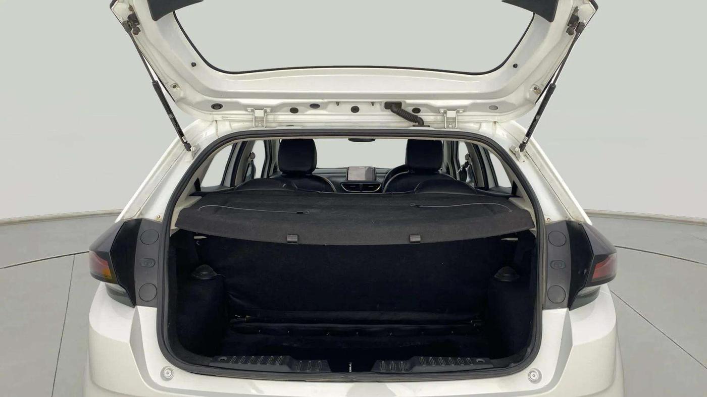 2021 Tata ALTROZ XM PLUS PETROL, Petrol, Manual, 58,776 km, Boot Inside