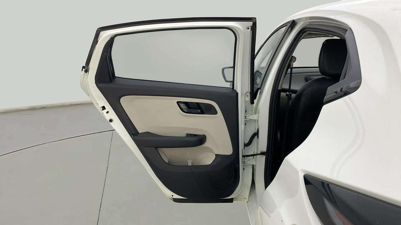 2021 Tata ALTROZ XM PLUS PETROL, Petrol, Manual, 58,776 km, LHS Rear Door