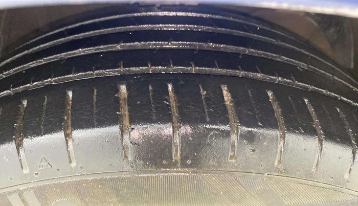 2020 Maruti Baleno ZETA CVT PETROL 1.2, Petrol, Automatic, 38,006 km, Right Front Tyre Tread