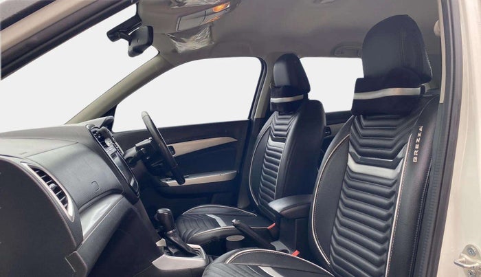 2022 Maruti BREZZA ZXI + AT SMART HYBRID, Petrol, Automatic, 34,574 km, Right Side Front Door Cabin