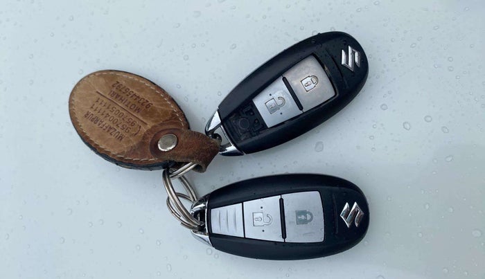 2022 Maruti BREZZA ZXI + AT SMART HYBRID, Petrol, Automatic, 34,574 km, Key Close Up