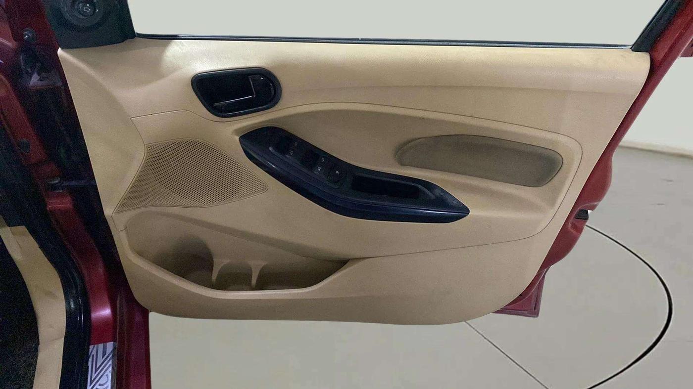 2020 Ford Figo Aspire TITANIUM 1.2 PETROL, Petrol, Manual, 70,128 km, Driver Side Door Panels Control