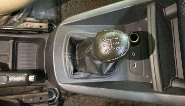 2020 Ford Figo Aspire TITANIUM 1.2 PETROL, Petrol, Manual, 70,128 km, Gear Lever