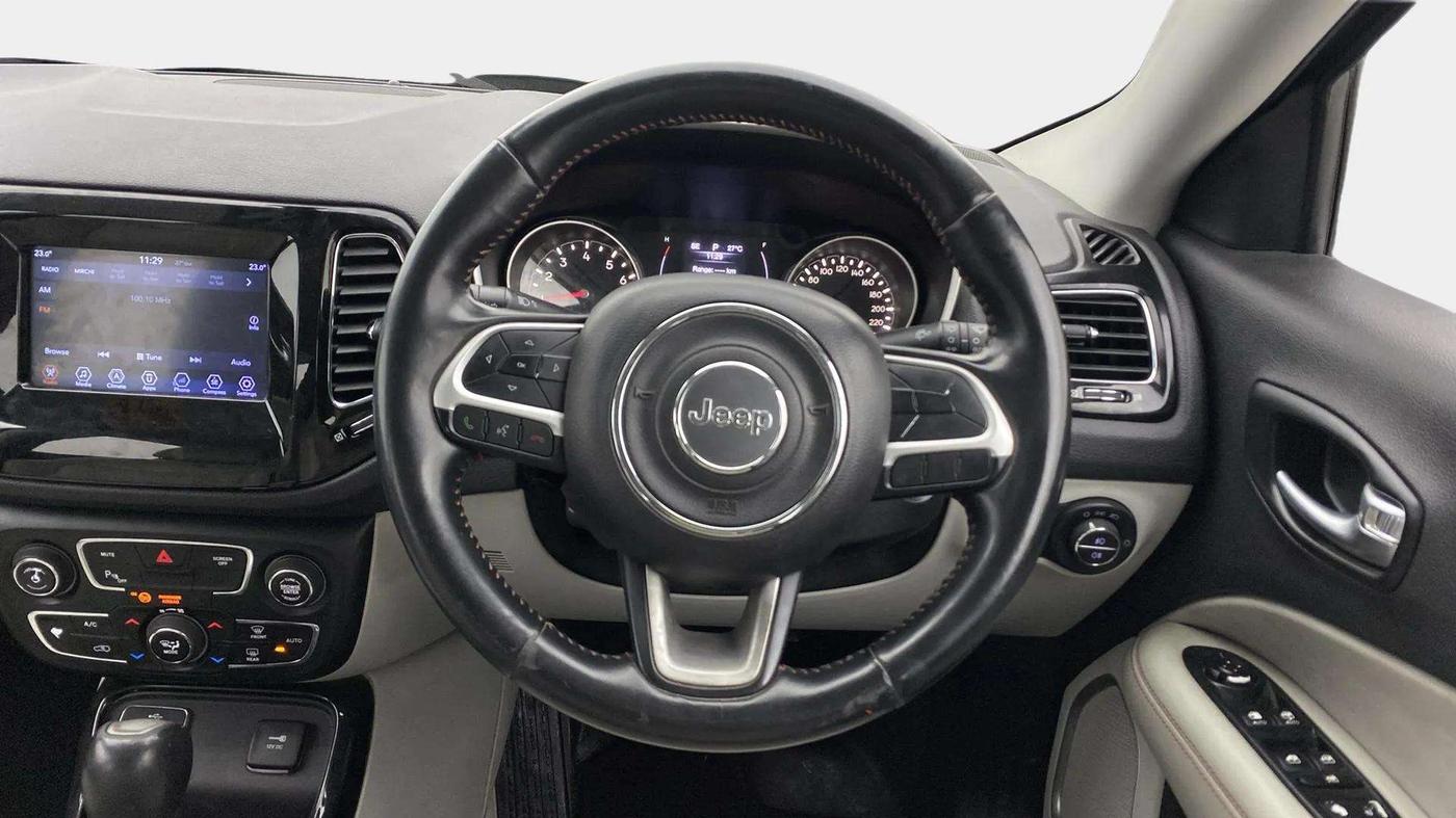 2017 Jeep Compass LIMITED 1.4 PETROL AT, Petrol, Automatic, 1,25,278 km, Steering Wheel Close Up