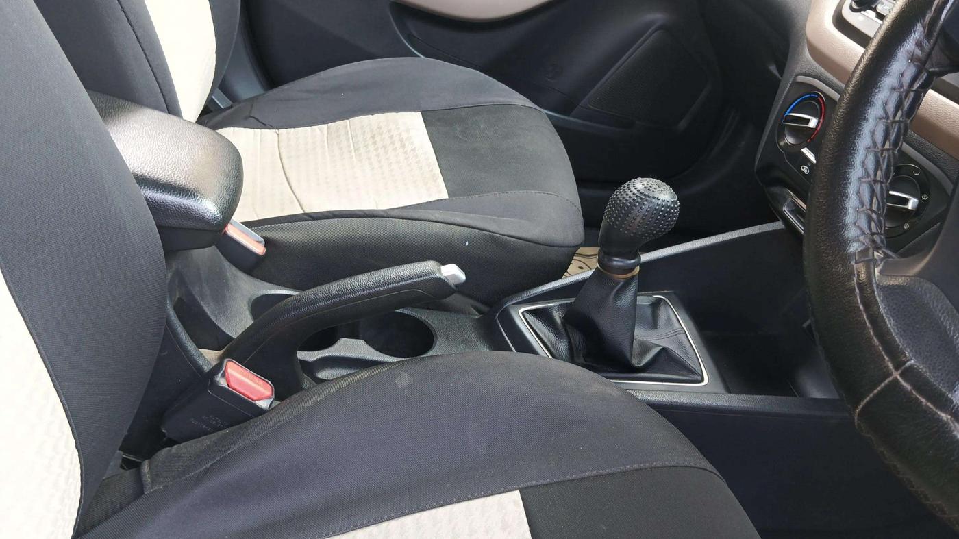 2019 Hyundai Elite i20 MAGNA PLUS 1.2, Petrol, Manual, 65,395 km, Gear Lever