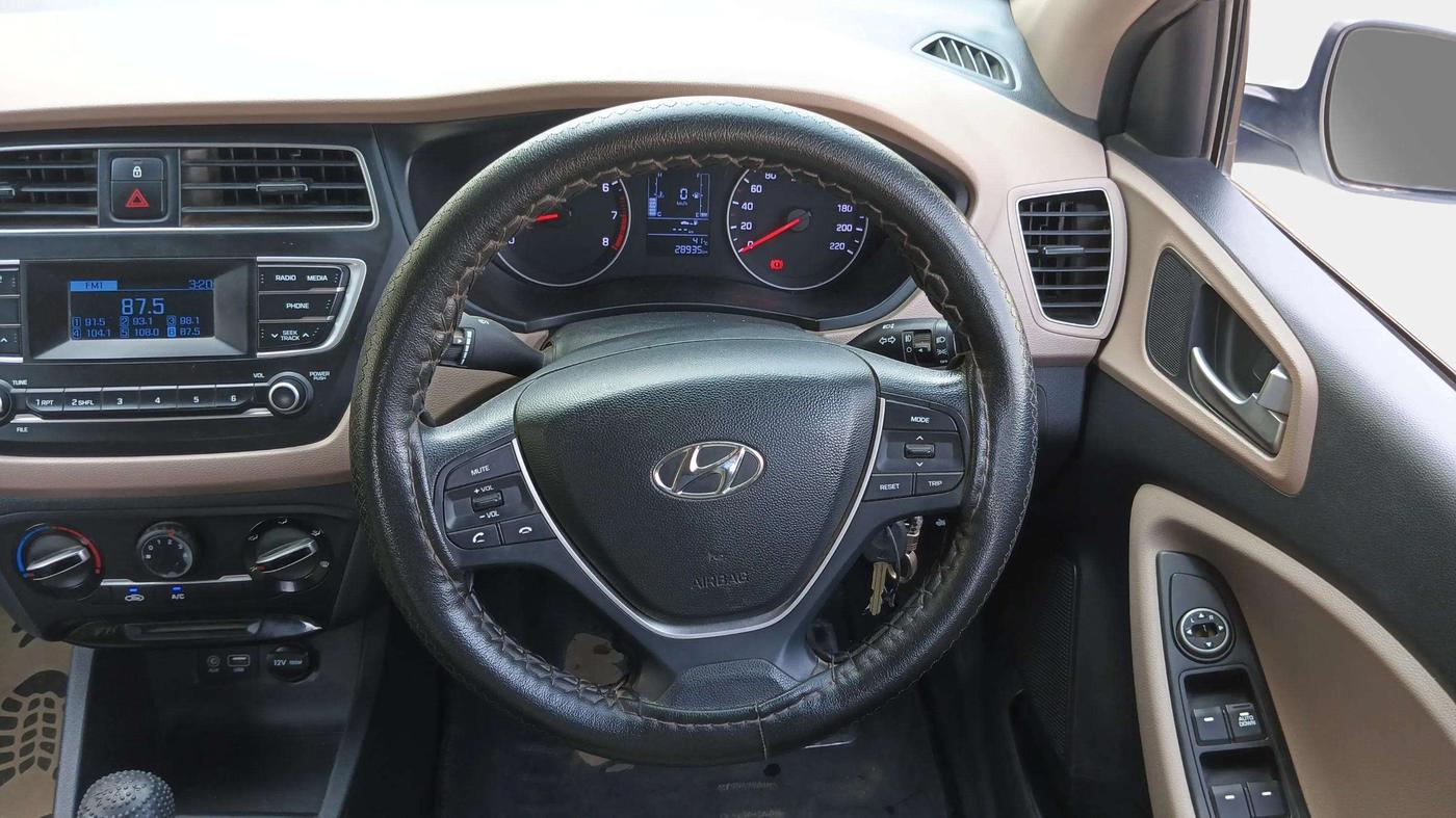 2019 Hyundai Elite i20 MAGNA PLUS 1.2, Petrol, Manual, 65,395 km, Steering Wheel Close Up