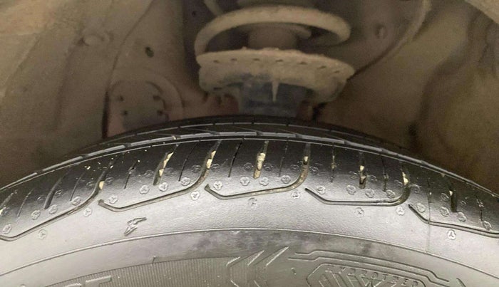 2019 Hyundai Elite i20 ASTA (O) CVT, Petrol, Automatic, 39,270 km, Left Front Tyre Tread