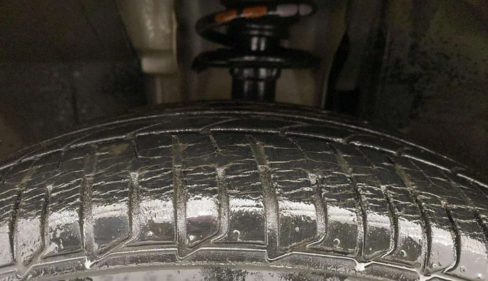 2019 Renault TRIBER RXL MT, Petrol, Manual, 33,479 km, Left Front Tyre Tread