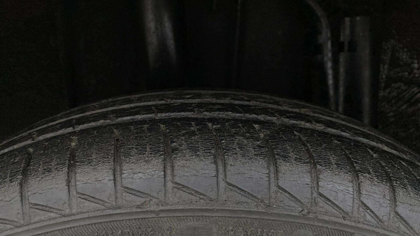 2019 Renault TRIBER RXL MT, Petrol, Manual, 33,479 km, Right Rear Tyre Tread