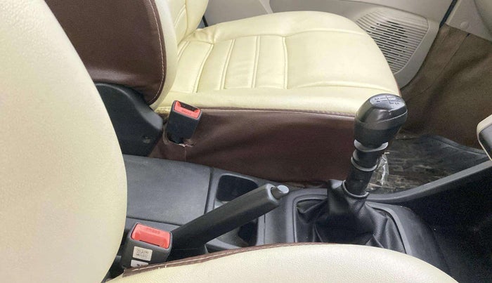 2019 Renault TRIBER RXL MT, Petrol, Manual, 33,479 km, Gear Lever