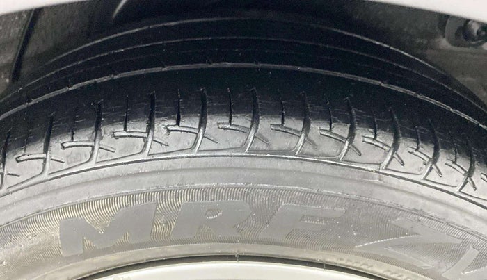 2014 Hyundai Verna FLUIDIC 1.6 VTVT EX, Petrol, Manual, 56,640 km, Left Rear Tyre Tread