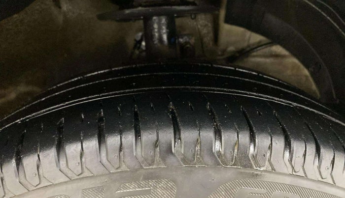 2020 Maruti XL6 ALPHA MT, Petrol, Manual, 35,901 km, Right Front Tyre Tread