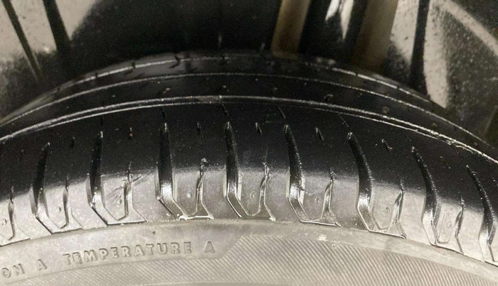 2020 Maruti XL6 ALPHA MT, Petrol, Manual, 35,901 km, Left Rear Tyre Tread