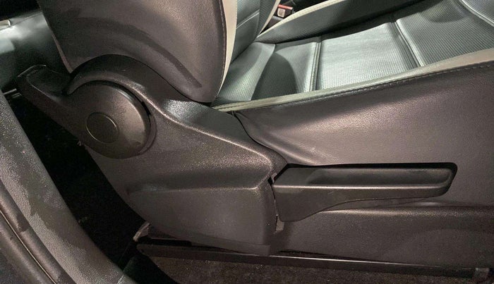 2022 Volkswagen TAIGUN HIGHLINE 1.0 TSI MT, Petrol, Manual, 61,835 km, Driver Side Adjustment Panel