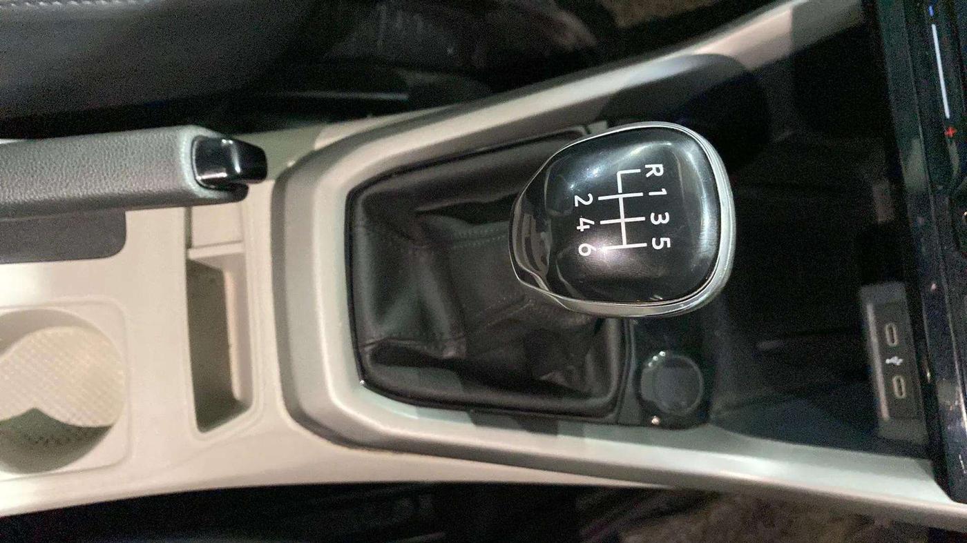 2022 Volkswagen TAIGUN HIGHLINE 1.0 TSI MT, Petrol, Manual, 61,930 km, Gear Lever