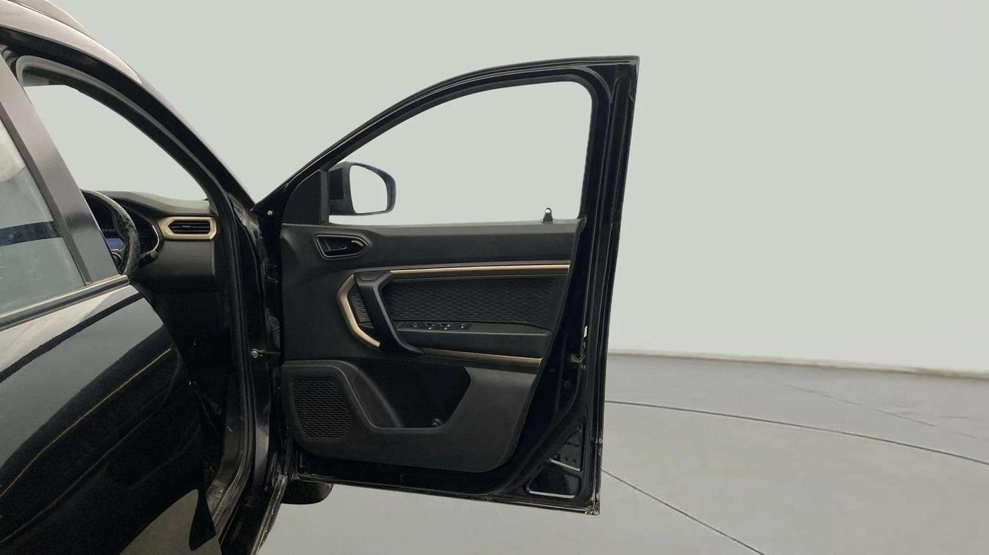 2022 Renault Kiger RXT (O) MT, Petrol, Manual, 44,551 km, RHS Front Door