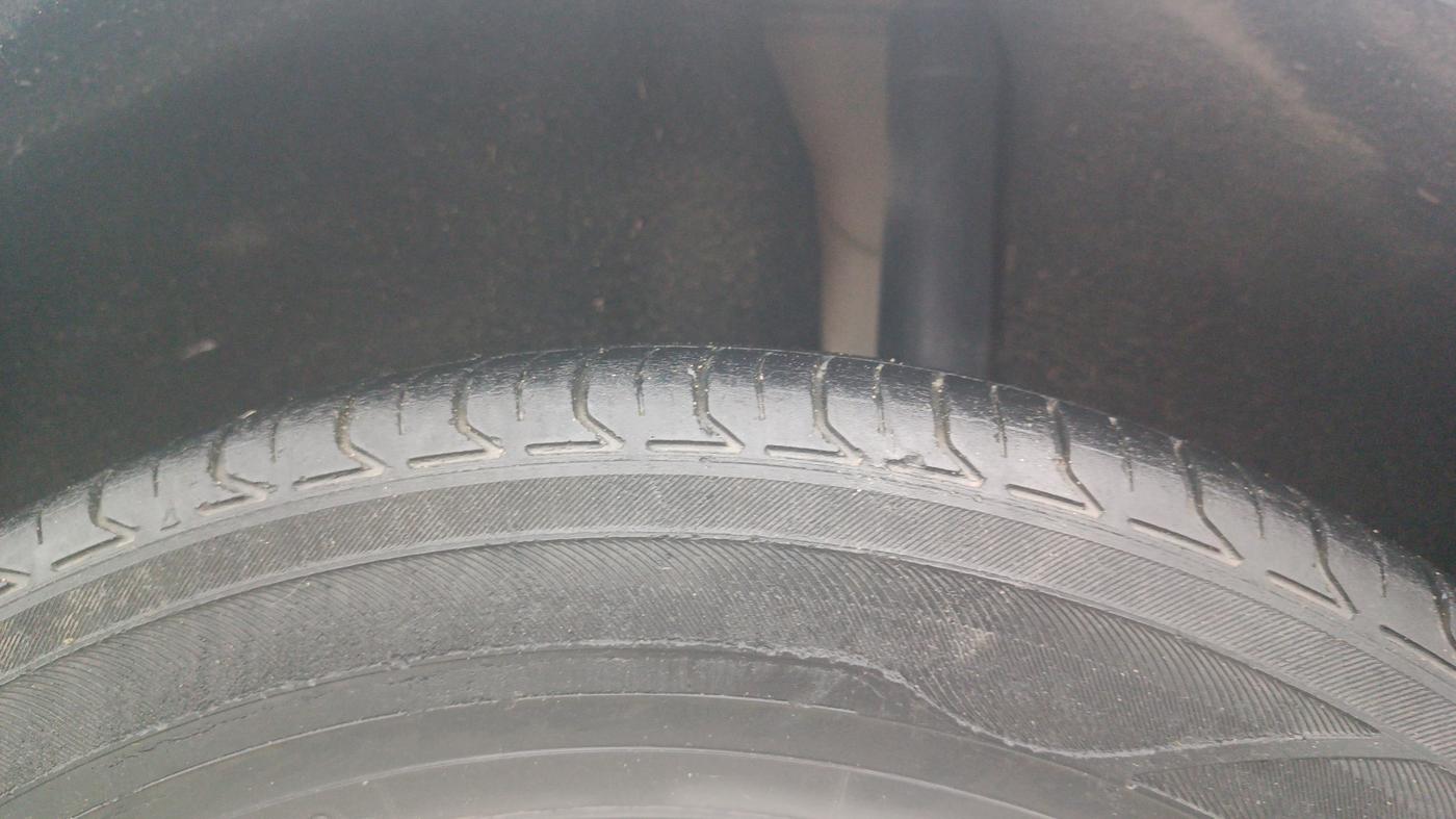 2014 Ford Ecosport TITANIUM 1.0L ECOBOOST, Petrol, Manual, 67,448 km, Left Rear Tyre Tread
