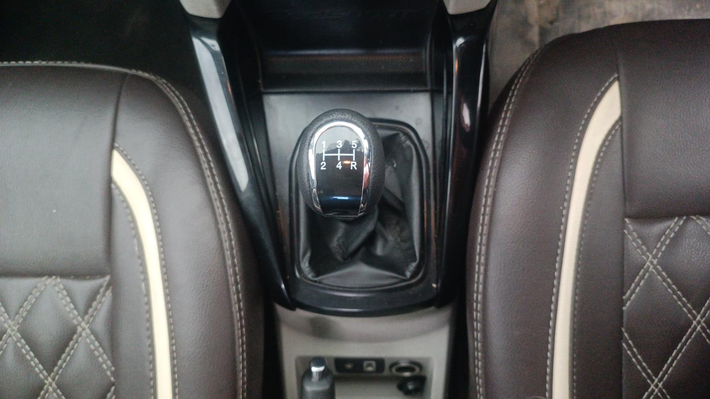 2014 Ford Ecosport TITANIUM 1.0L ECOBOOST, Petrol, Manual, 67,448 km, Gear Lever