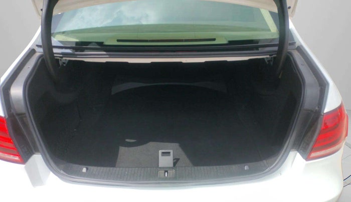 2014 Mercedes Benz E Class E250 CDI, Diesel, Automatic, 59,486 km, Boot Inside