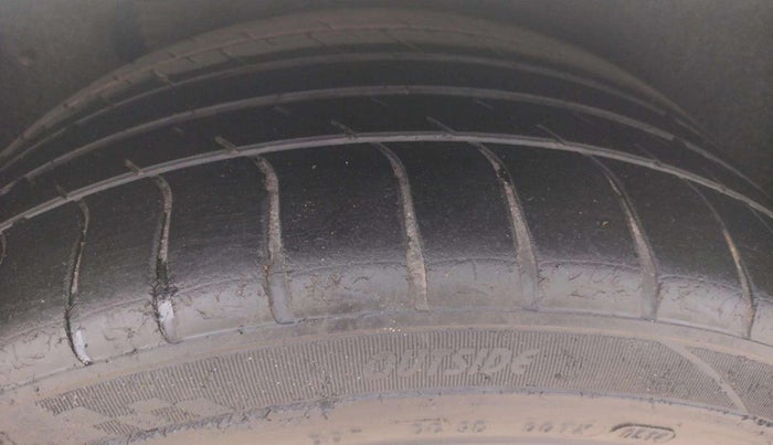 2014 Mercedes Benz E Class E250 CDI, Diesel, Automatic, 59,486 km, Left Front Tyre Tread