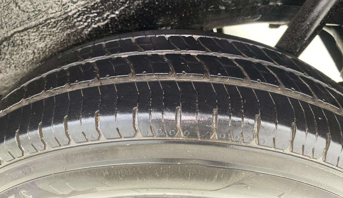 2013 Maruti Wagon R 1.0 LXI CNG, CNG, Manual, 29,101 km, Left Rear Tyre Tread