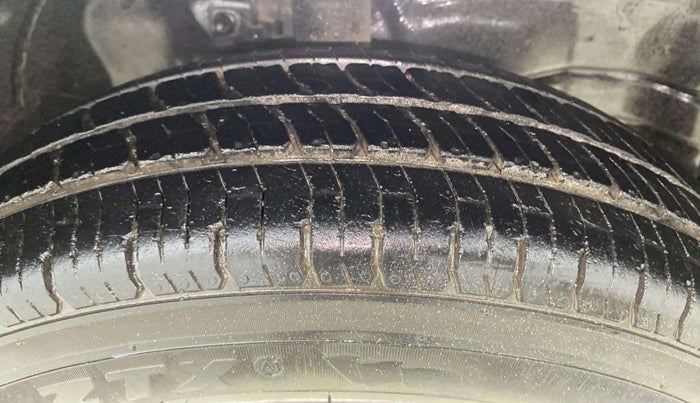 2013 Maruti Wagon R 1.0 LXI CNG, CNG, Manual, 29,101 km, Right Front Tyre Tread