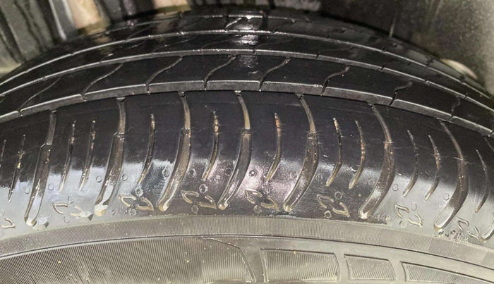 2023 Maruti XL6 ALPHA PLUS MT, Petrol, Manual, 13,749 km, Right Rear Tyre Tread