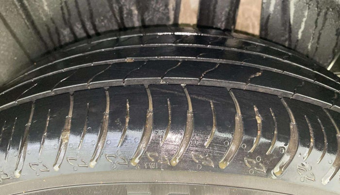 2023 Maruti XL6 ALPHA PLUS MT, Petrol, Manual, 13,749 km, Left Rear Tyre Tread