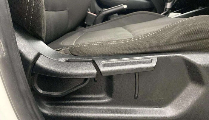 2019 Hyundai VENUE SX PLUS 1.0 TURBO DCT, Petrol, Automatic, 43,830 km, Driver Side Adjustment Panel