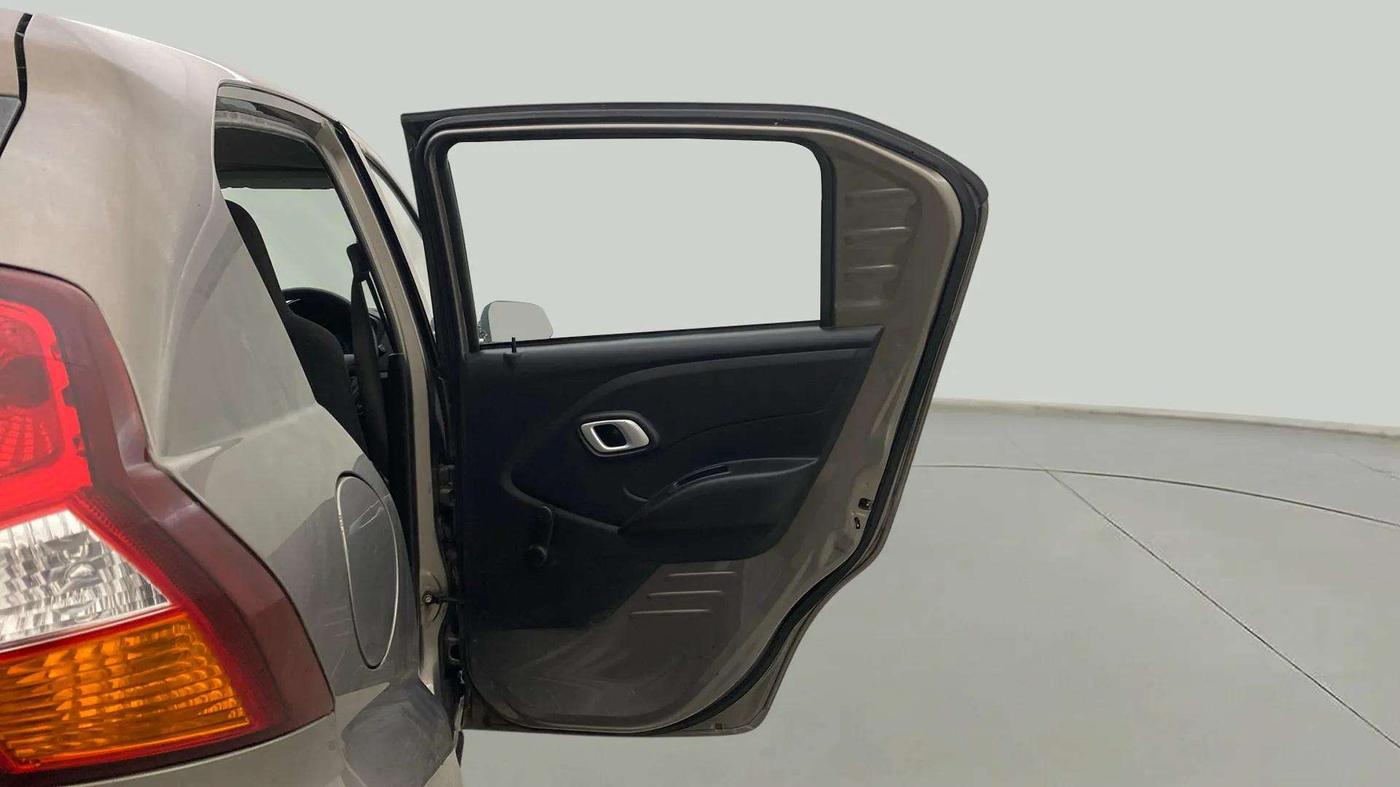 2018 Datsun Redi Go T(O) 1.0 AMT, Petrol, Automatic, 64,315 km, RHS Rear Door