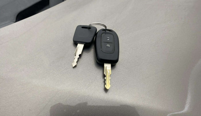 2018 Datsun Redi Go T(O) 1.0 AMT, Petrol, Automatic, 63,968 km, Key Close Up