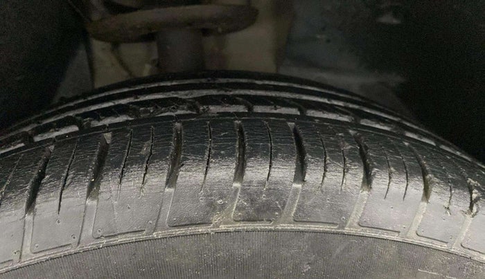 2018 Mahindra XUV500 W11, Diesel, Manual, 84,621 km, Right Front Tyre Tread