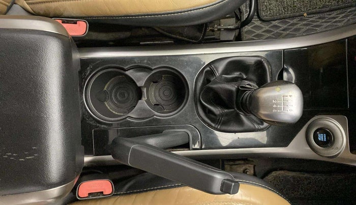 2018 Mahindra XUV500 W11, Diesel, Manual, 84,621 km, Gear Lever