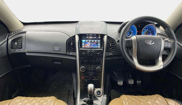 2018 Mahindra XUV500 W11, Diesel, Manual, 84,621 km, Dashboard